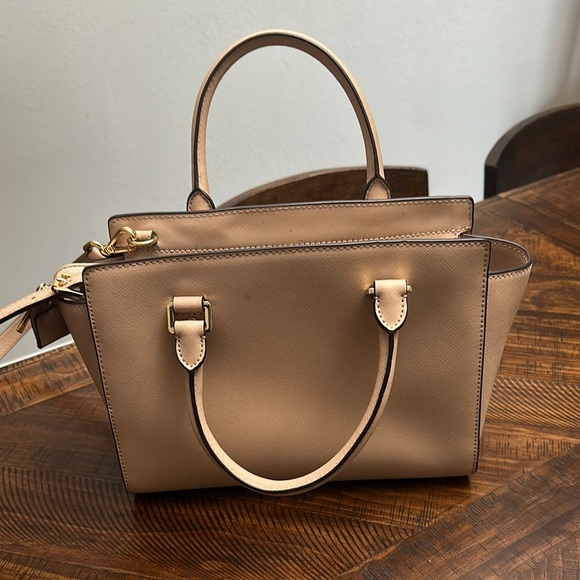 Michael Kors Tan Satchel Elegant Leather Design - Picture 4 of 7